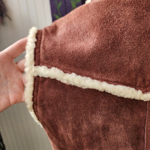 Vintage 1970's OUI Reversible Brown Leather & Sherpa Vest - Picture 12 of 16